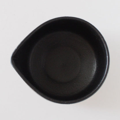 Pure Black Matcha Bowl with Spout